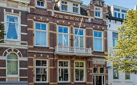 Villa Charlton 71